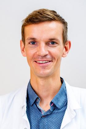 Dr. Daan Raats