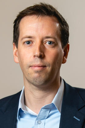 Dr. Dennis André Wicherts