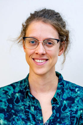 Dr. Lise Waumans