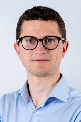 Dr. Philippe Bertrand