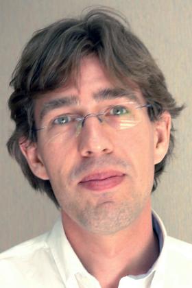 Dr. Ronny Van Loon