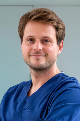 Dr. Tom Vandewalle
