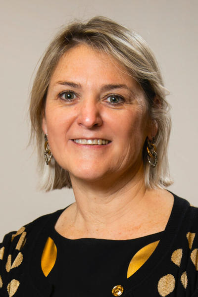 Dr. Anne Dams