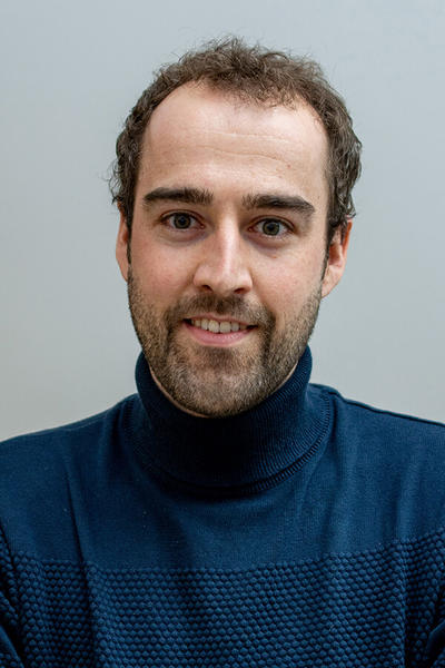 Dr. Fer Mennens