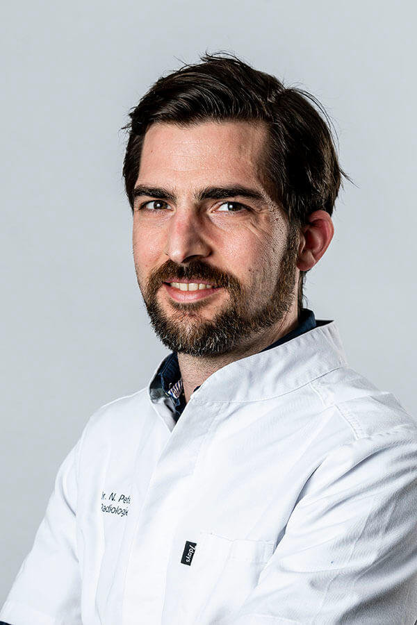 Dr. Niels Peters