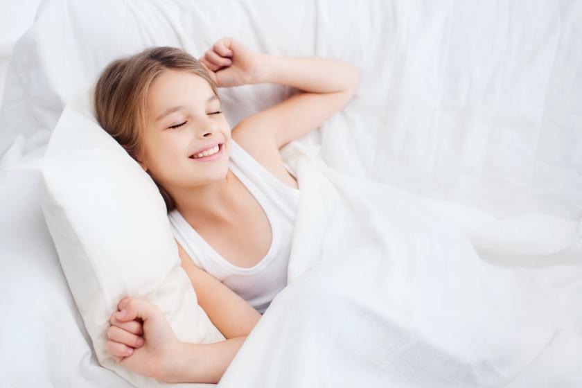 Hoe pak je bedplassen bij kinderen aan?